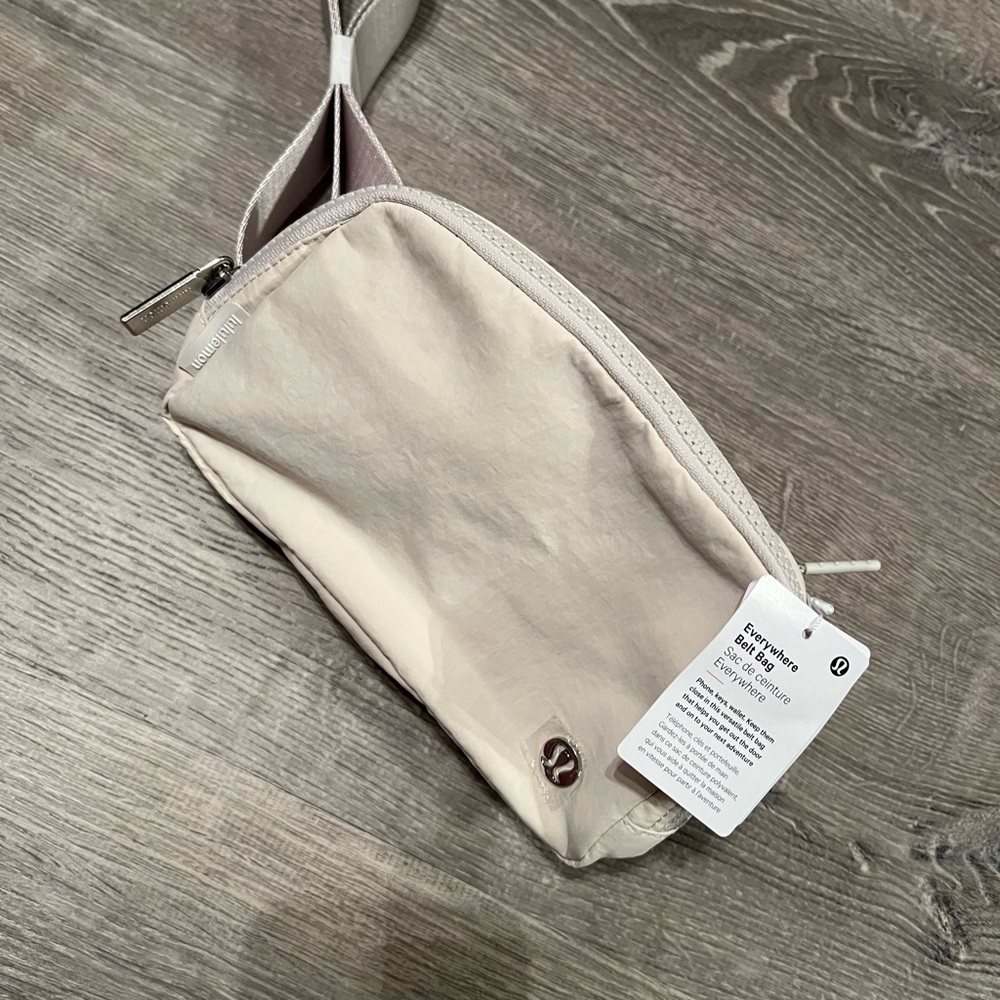 *Last1*NWT Lululemon Everywhere Belt Bag - White - Picture 9 of 13